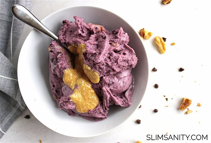 blueberry banana ice cream with walnuts and chocolate chips 4